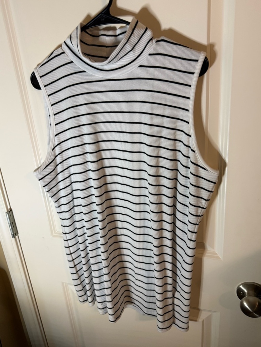 Lane Bryant Striped Ribbed Mock Neck Sleeveless Top Size 22/24 Black White